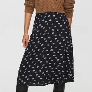 Aritzia Wilfred Daisy Skirt